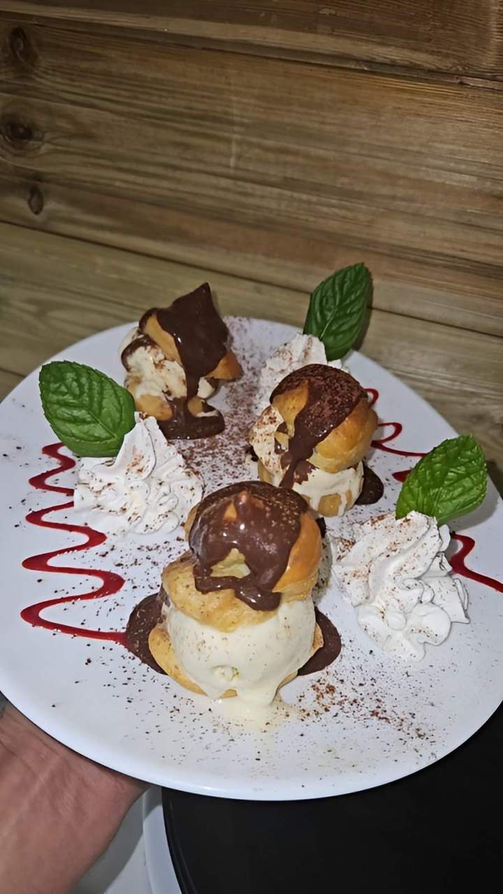 Profiteroles au chocolat La Réunion