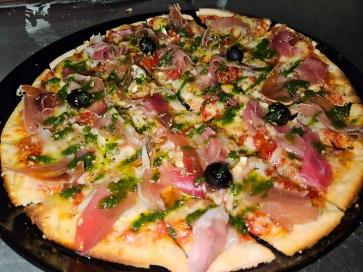 Pizza bien garnie La Réunion